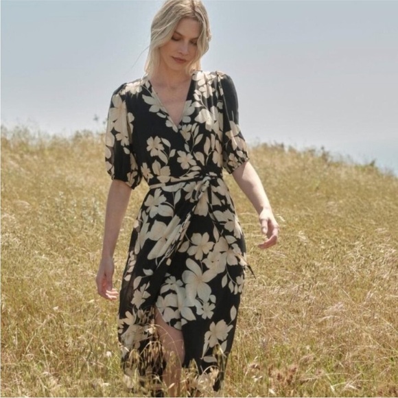 NWT Velvet graham & Spencer Floral Kai Daylily Floral Printed Wrap Dress S - Picture 4 of 8